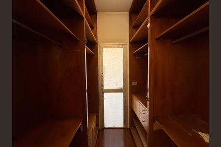 Apartamento para alugar com 180m², 3 quartos e 3 vagas Apartamento para alugar com 180m², 3 quartos e 3 vagasCloset da Suíte