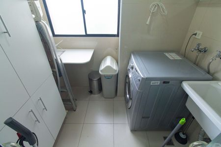 Apartamento à venda com 71m², 3 quartos e 1 vagaÁrea de Serviço