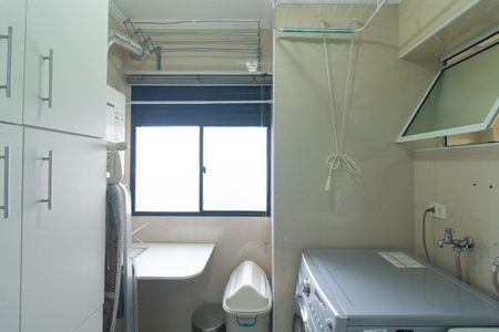 Apartamento à venda com 71m², 3 quartos e 1 vagaÁrea de Serviço