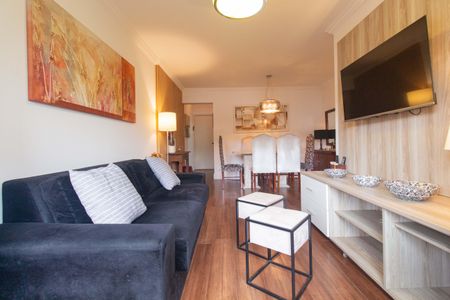 Sala de apartamento à venda com 3 quartos, 71m² em Vila Firmiano Pinto, São Paulo