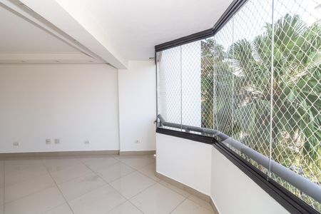 Apartamento para alugar com 125m², 3 quartos e 2 vagas Apartamento para alugar com 125m², 3 quartos e 2 vagasVaranda