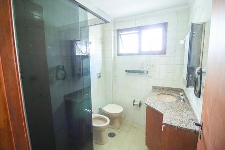 Apartamento para alugar com 128m², 3 quartos e 1 vaga Apartamento para alugar com 128m², 3 quartos e 1 vagaBanheiro social