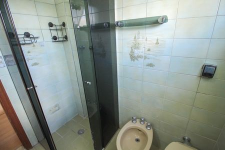 Apartamento para alugar com 128m², 3 quartos e 1 vaga Apartamento para alugar com 128m², 3 quartos e 1 vagaBanheiro social