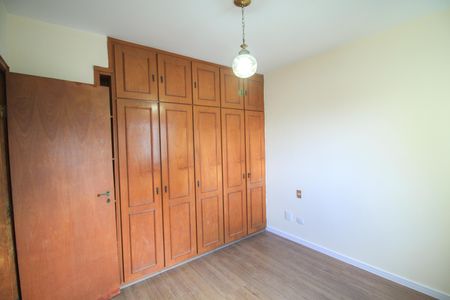 Apartamento para alugar com 128m², 3 quartos e 1 vaga Apartamento para alugar com 128m², 3 quartos e 1 vagaQuarto