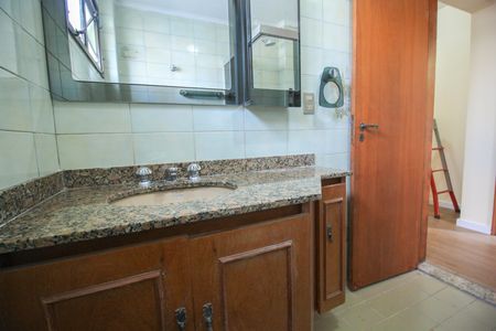 Apartamento para alugar com 128m², 3 quartos e 1 vaga Apartamento para alugar com 128m², 3 quartos e 1 vagaBanheiro social