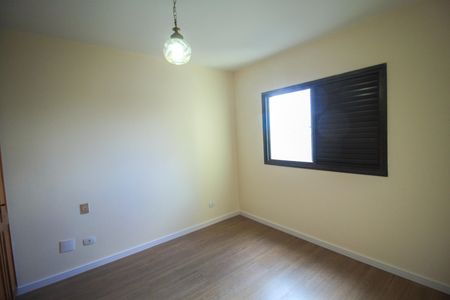 Apartamento para alugar com 128m², 3 quartos e 1 vaga Apartamento para alugar com 128m², 3 quartos e 1 vagaQuarto