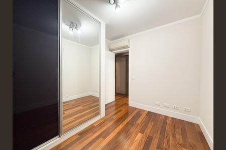 Apartamento à venda com 120m², 3 quartos e 2 vagasQuarto 2