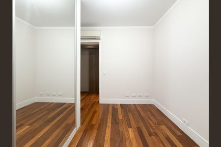 Apartamento à venda com 120m², 3 quartos e 2 vagasQuarto 2