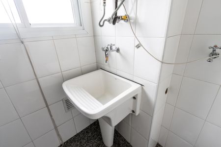 Apartamento para alugar com 72m², 2 quartos e 1 vagaÁrea de Serviço