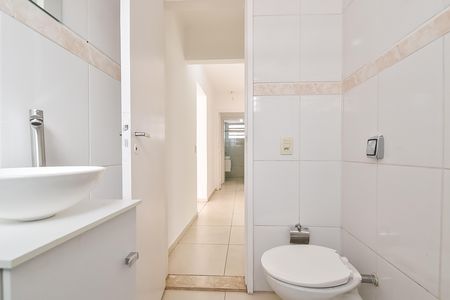 Apartamento à venda com 90m², 3 quartos e 1 vaga Apartamento à venda com 90m², 3 quartos e 1 vagaBanheiro social