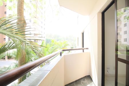 Sacada de apartamento para alugar com 3 quartos, 70m² em Jardim Ampliação, São Paulo
