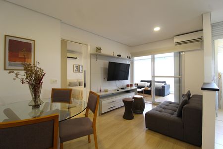 Sala de apartamento para alugar com 1 quarto, 54m² em Vila Nova Conceição, São Paulo