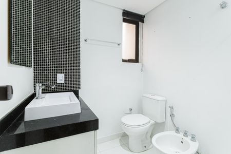 Banheiro de apartamento para alugar com 1 quarto, 40m² em Vila Nova Conceição, São Paulo
