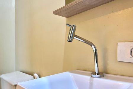 Banheiro de kitnet/studio para alugar com 1 quarto, 24m² em Vila Clementino, São Paulo