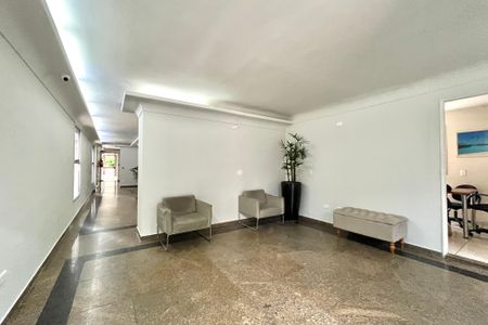 Studio para alugar com 24m², 1 quarto e 1 vaga Studio para alugar com 24m², 1 quarto e 1 vagaHall social