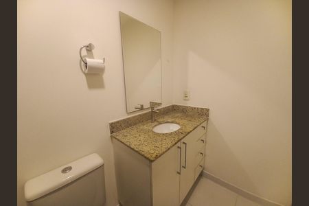 Banheiro de apartamento para alugar com 1 quarto, 41m² em República, São Paulo