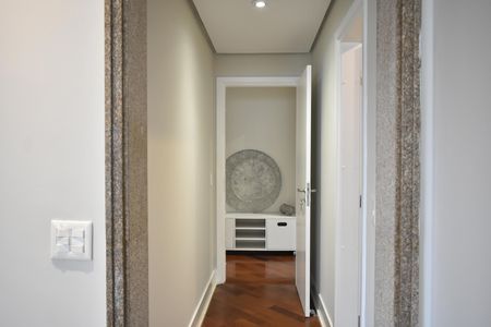 Apartamento para alugar com 280m², 4 quartos e 3 vagasCorredor