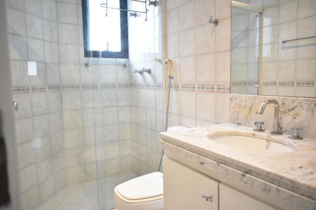Apartamento para alugar com 280m², 4 quartos e 3 vagasBanheiro Social