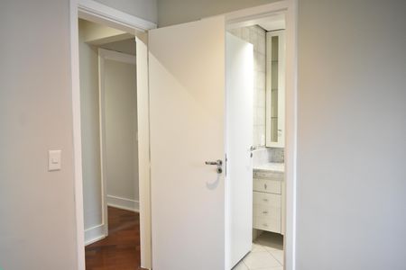Apartamento para alugar com 280m², 4 quartos e 3 vagasSuíte 1