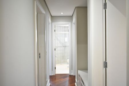 Apartamento para alugar com 280m², 4 quartos e 3 vagasCorredor