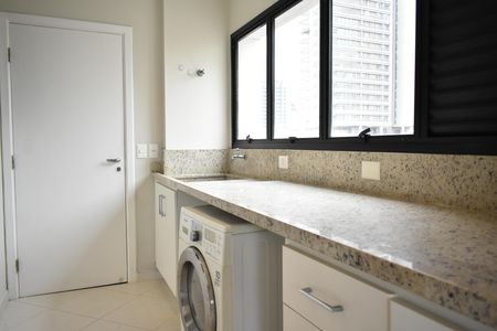 Apartamento para alugar com 280m², 4 quartos e 3 vagasÁrea de Serviço