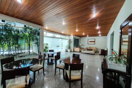 Apartamento para alugar com 45m², 1 quarto e 1 vaga Apartamento para alugar com 45m², 1 quarto e 1 vagaÁrea comum - Salão de festas