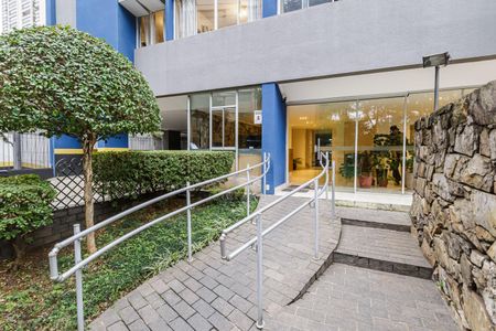 Apartamento para alugar com 80m², 2 quartos e 1 vaga Apartamento para alugar com 80m², 2 quartos e 1 vagaFachada