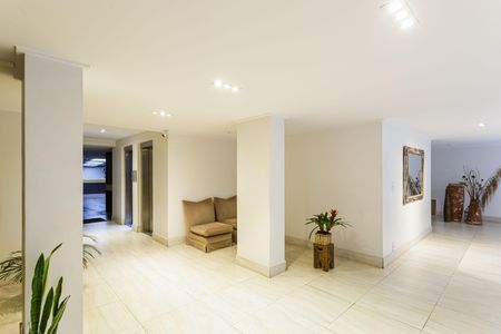 Apartamento para alugar com 80m², 2 quartos e 1 vaga Apartamento para alugar com 80m², 2 quartos e 1 vagaHall social
