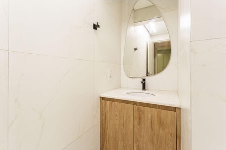 Apartamento para alugar com 80m², 2 quartos e 1 vaga Apartamento para alugar com 80m², 2 quartos e 1 vagaBanheiro