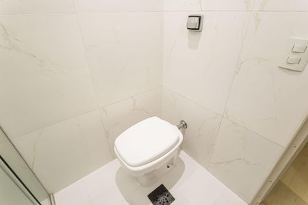 Apartamento para alugar com 80m², 2 quartos e 1 vaga Apartamento para alugar com 80m², 2 quartos e 1 vagaBanheiro