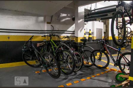 Apartamento à venda com 82m², 2 quartos e 1 vagaÁrea comum