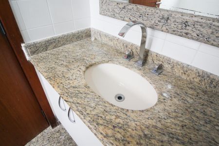 Apartamento à venda com 82m², 2 quartos e 1 vagaBanheiro