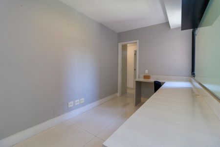 Apartamento para alugar com 210m², 3 quartos e 4 vagasEscritório