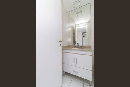 Apartamento para alugar com 210m², 3 quartos e 4 vagasSuíte 2 - Banheiro