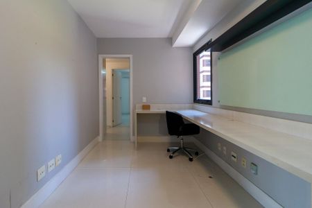 Apartamento para alugar com 210m², 3 quartos e 4 vagasEscritório