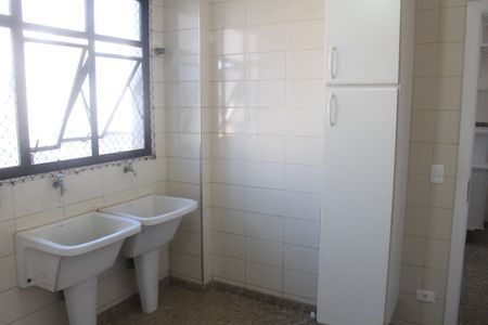 Apartamento à venda com 300m², 4 quartos e 2 vagasÁrea de Serviço