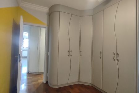 Apartamento à venda com 300m², 4 quartos e 2 vagas Apartamento à venda com 300m², 4 quartos e 2 vagasQuarto 1