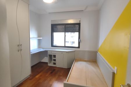 Apartamento à venda com 300m², 4 quartos e 2 vagas Apartamento à venda com 300m², 4 quartos e 2 vagasQuarto 1