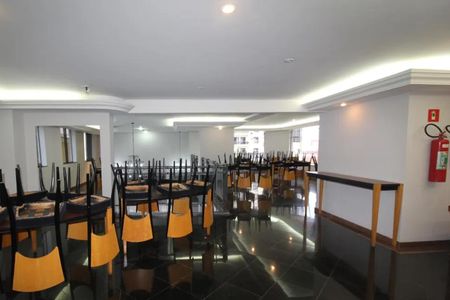 Apartamento à venda com 300m², 4 quartos e 2 vagas Apartamento à venda com 300m², 4 quartos e 2 vagasÁrea comum - Salão de festas