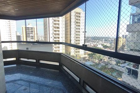 Apartamento à venda com 300m², 4 quartos e 2 vagas Apartamento à venda com 300m², 4 quartos e 2 vagasVaranda