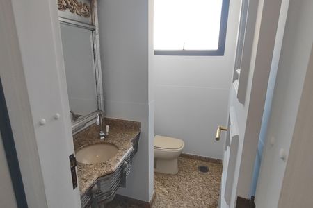 Apartamento à venda com 300m², 4 quartos e 2 vagas Apartamento à venda com 300m², 4 quartos e 2 vagasLavabo