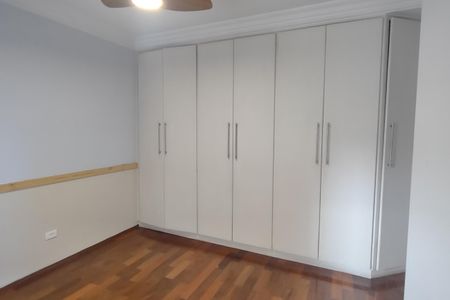 Apartamento à venda com 300m², 4 quartos e 2 vagas Apartamento à venda com 300m², 4 quartos e 2 vagasSuíte 1