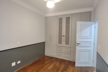 Apartamento à venda com 300m², 4 quartos e 2 vagas Apartamento à venda com 300m², 4 quartos e 2 vagasQuarto 2