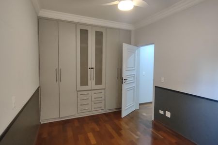 Apartamento à venda com 300m², 4 quartos e 2 vagas Apartamento à venda com 300m², 4 quartos e 2 vagasQuarto 2