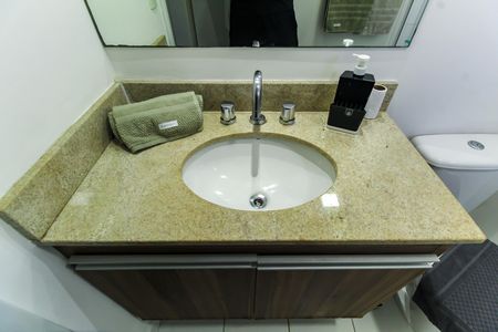 Banheiro de kitnet/studio para alugar com 1 quarto, 46m² em Mooca, São Paulo