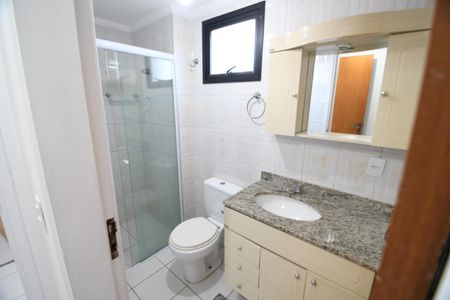 Banheiro de apartamento à venda com 1 quarto, 51m² em Centro, Campinas