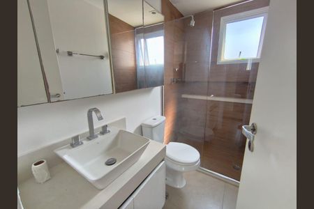 Apartamento à venda com 66m², 2 quartos e 2 vagas Apartamento à venda com 66m², 2 quartos e 2 vagasBanheiro da Suíte