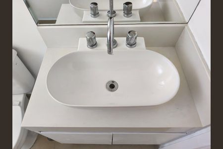 Apartamento à venda com 66m², 2 quartos e 2 vagas Apartamento à venda com 66m², 2 quartos e 2 vagasBanheiro Social