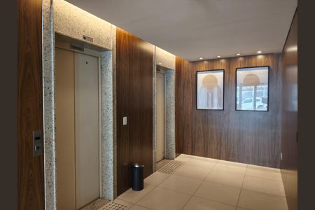 Apartamento à venda com 66m², 2 quartos e 2 vagas Apartamento à venda com 66m², 2 quartos e 2 vagasElevadores