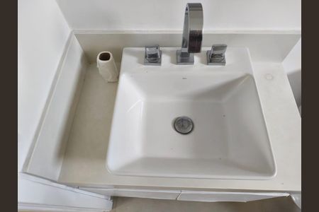 Apartamento à venda com 66m², 2 quartos e 2 vagas Apartamento à venda com 66m², 2 quartos e 2 vagasBanheiro da Suíte